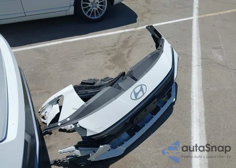 2024 Hyundai Elantra Sel z USA, uszkodzony, nr VIN KMHLS4DG8RU802822